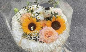 🎉 Hoa Bó Chúc Mừng – Tinh Tế Từ Thiết Kế Đến Giá Cả!